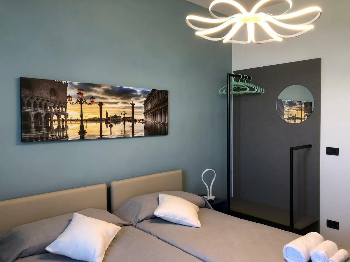 Ca' Monica Panoramic-Canal View, Biennale Venedik 0*,  İtalya