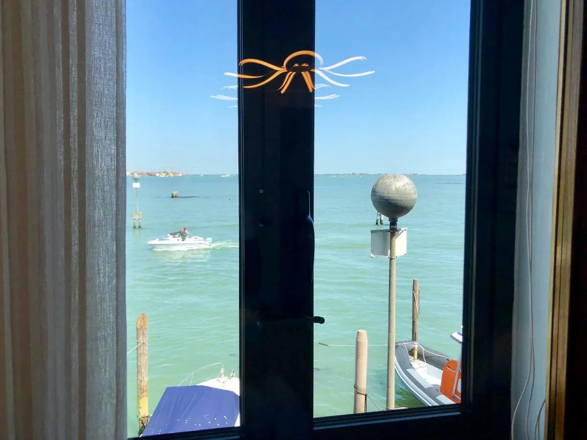 Ca' Monica Panoramic-Canal View, Biennale Venedik Daire